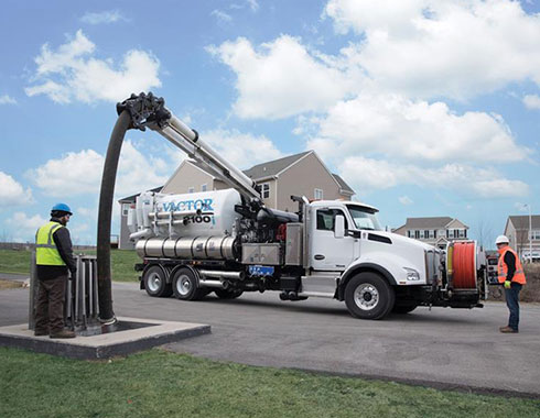 Cleaning of 800 mm diameter 510 m main trunk sewer lines